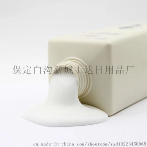 廠家直銷批發(fā)800ml阿道夫洗發(fā)水 高品質(zhì)生產(chǎn) ,保定白溝新城士達日用品廠